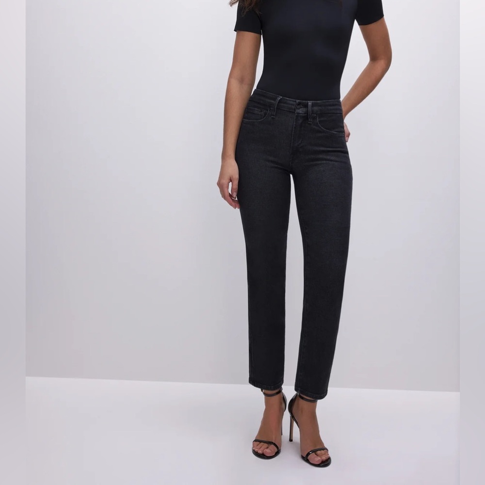 GOOD AMERICAN GOOD STRAIGHT BLACK JEANS